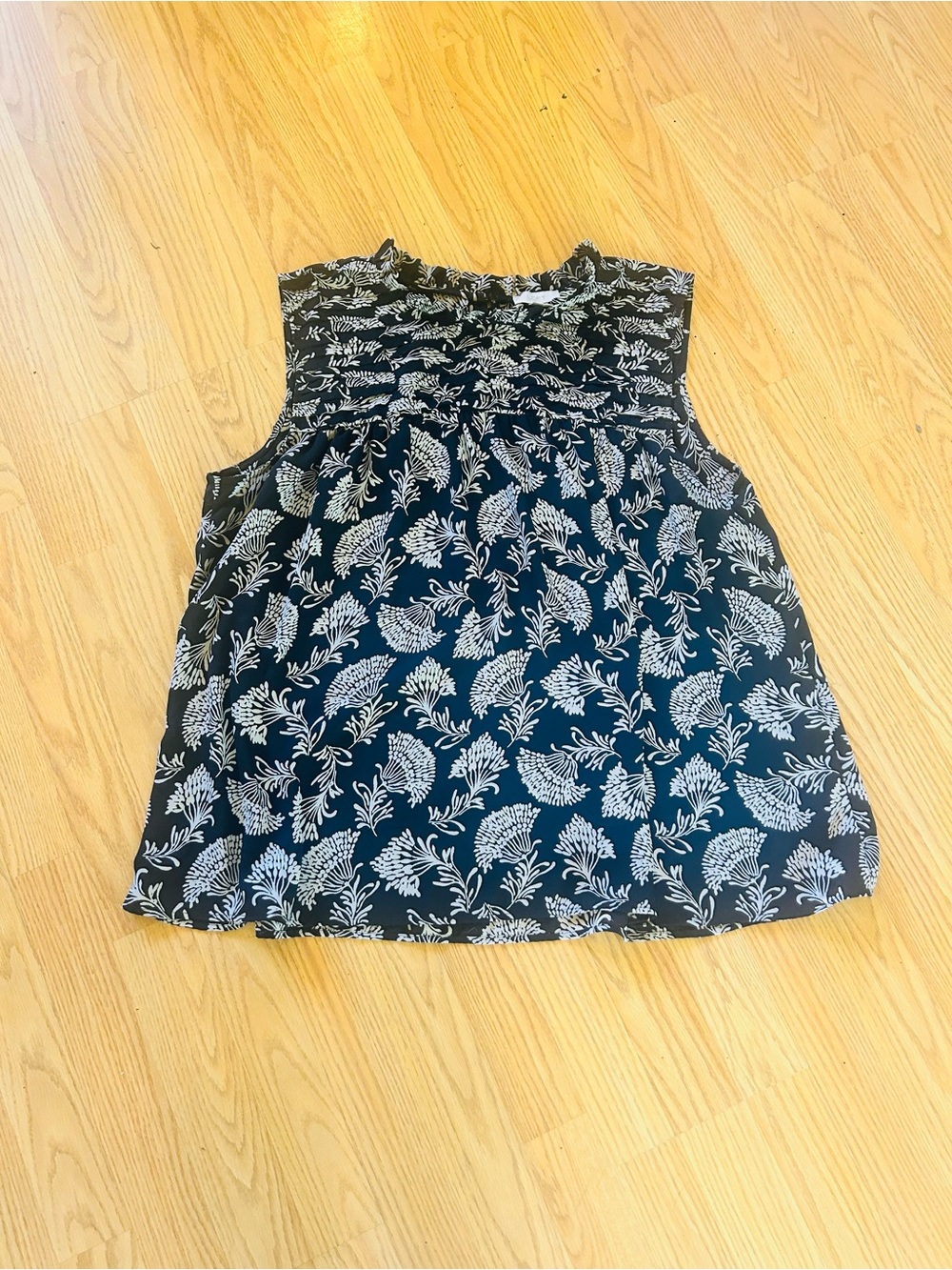 Loft Black Floral Sleeveless Top sz XL